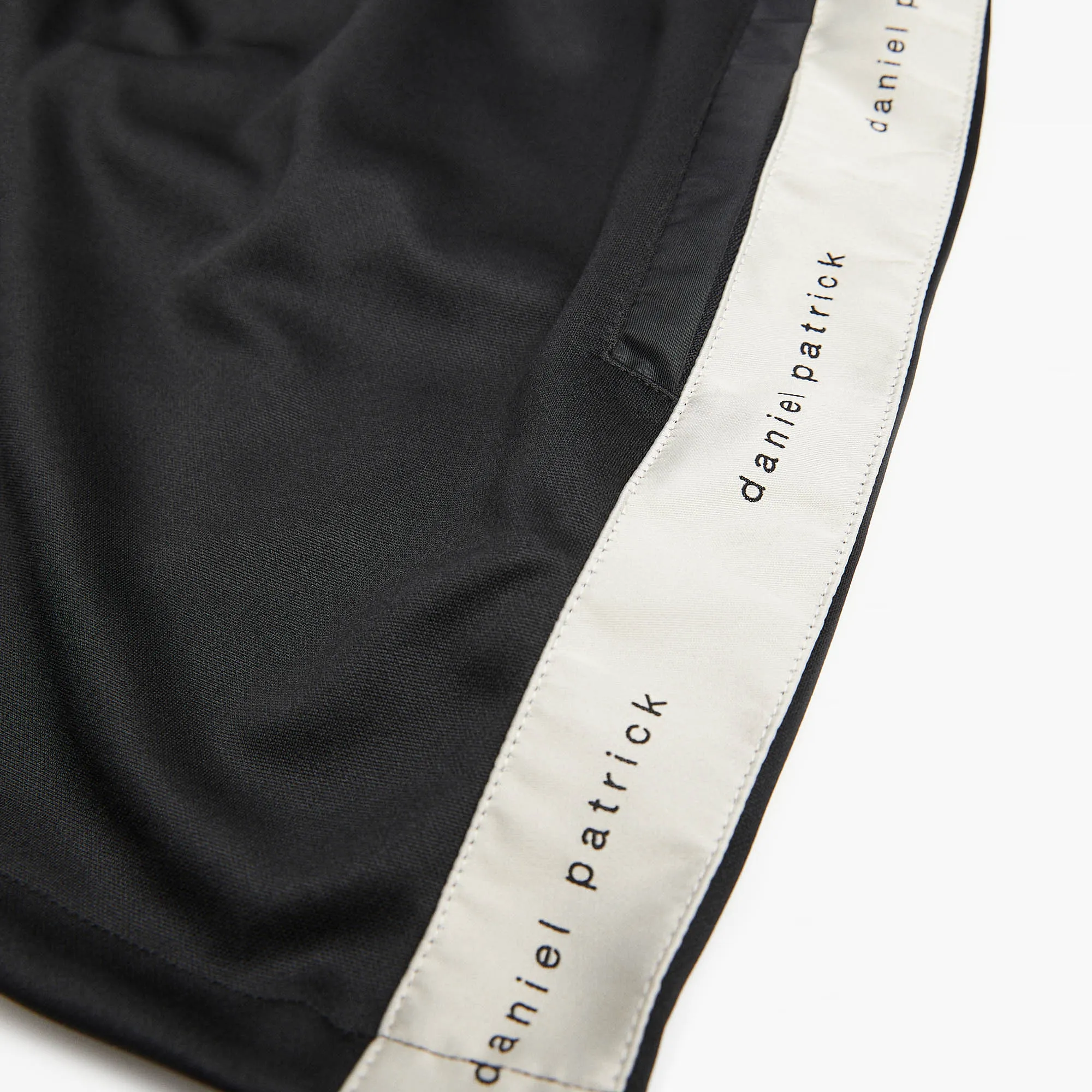 classic gym short / black   ivory