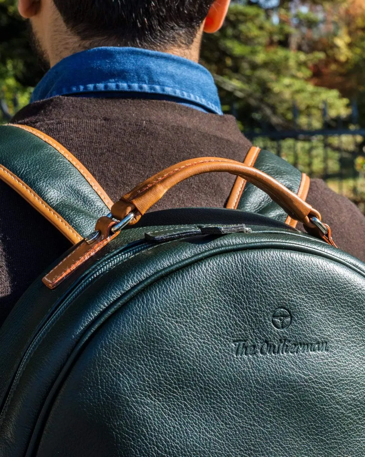 GLOBETROTTER - Full-grain Leather Backpack - British Green/Tan