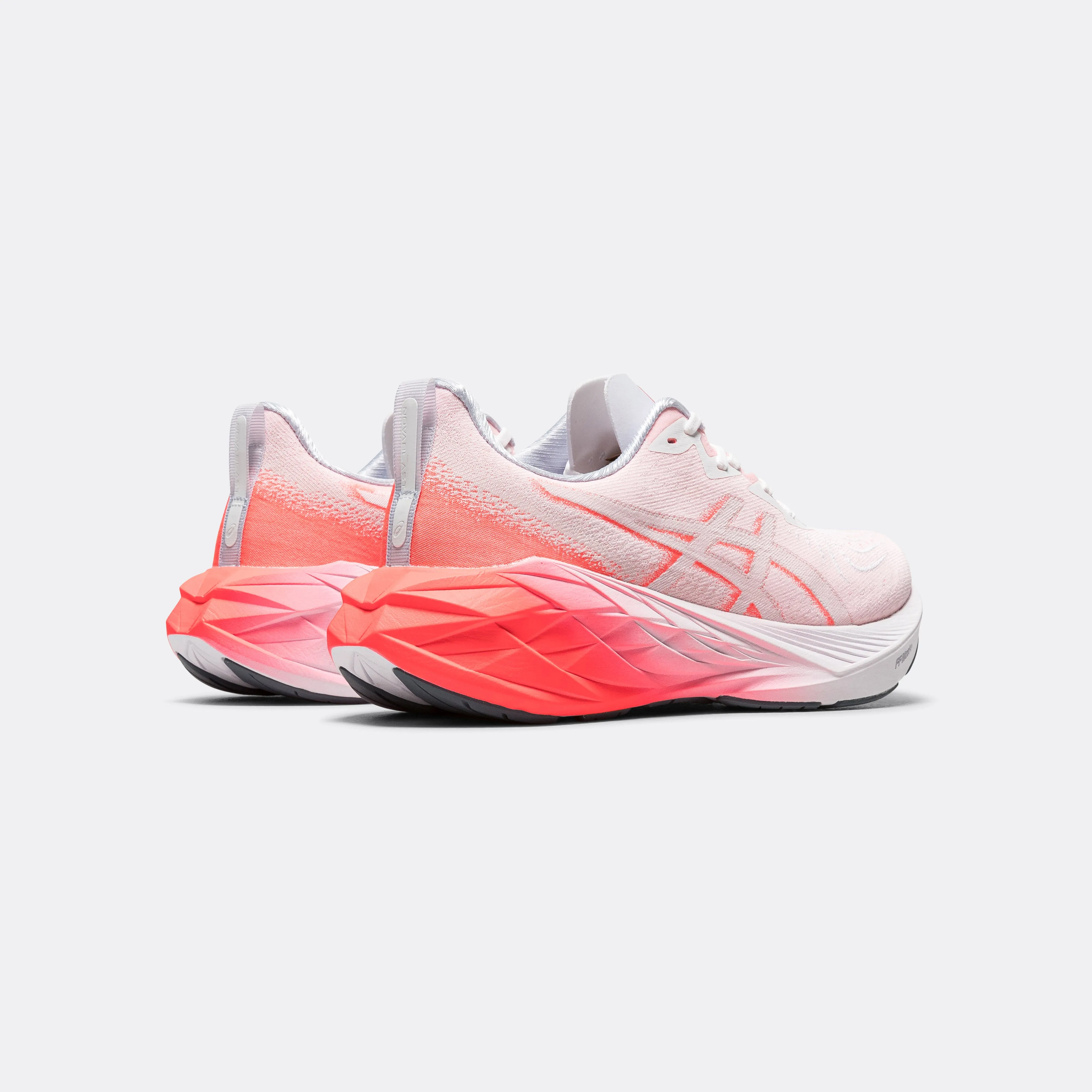 Mens Novablast 4 - White/Sunrise Red