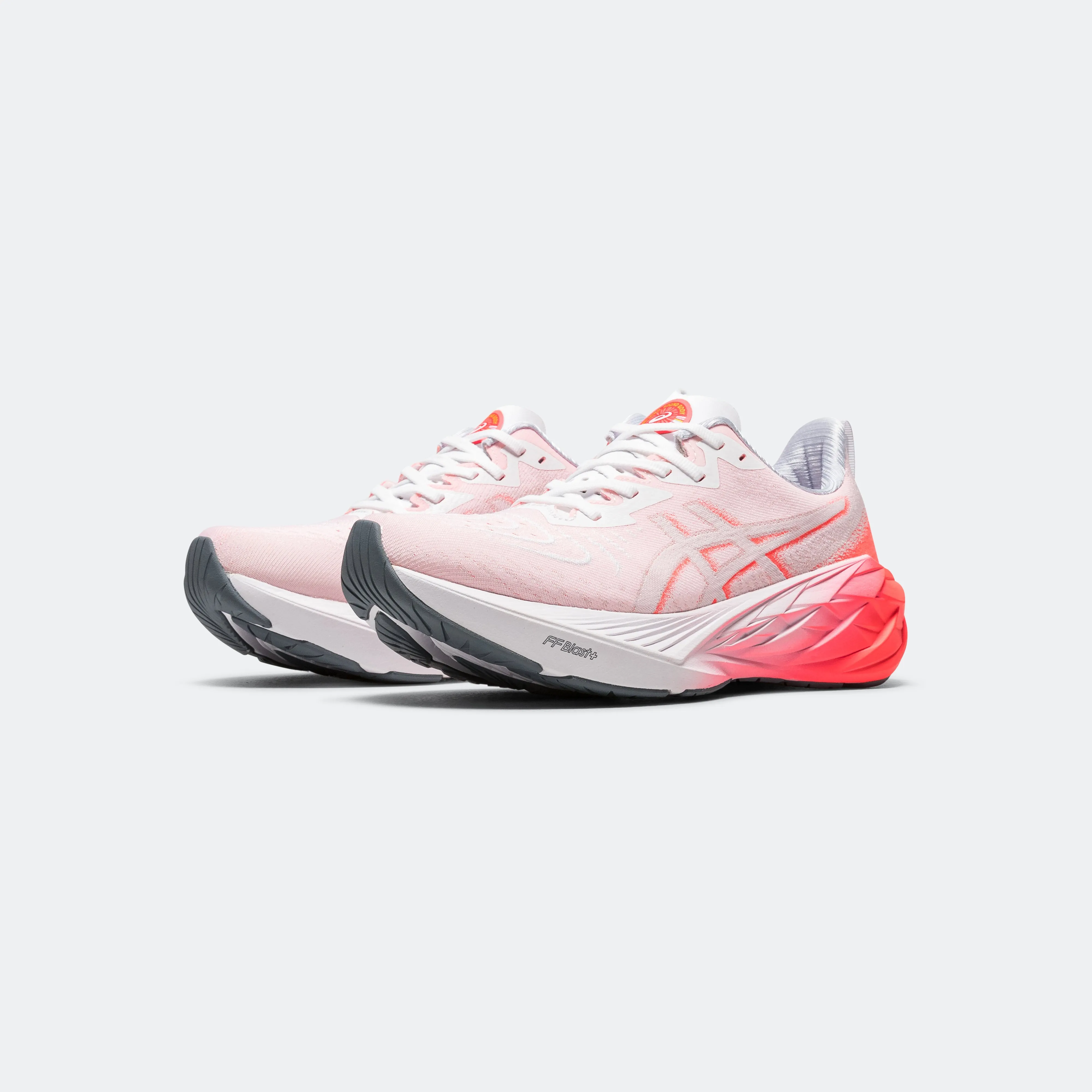 Mens Novablast 4 - White/Sunrise Red