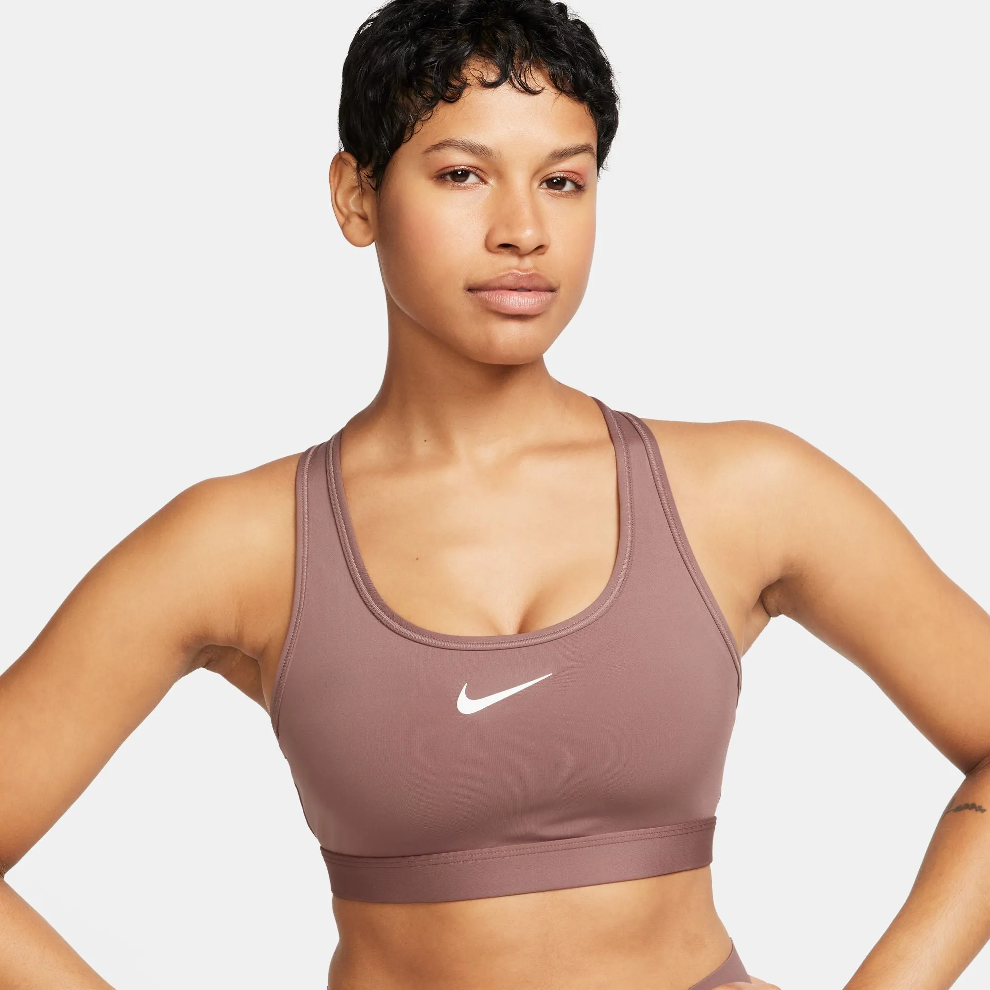 Nike Women's Swoosh Medium Support Bra Smokey Mauve / White