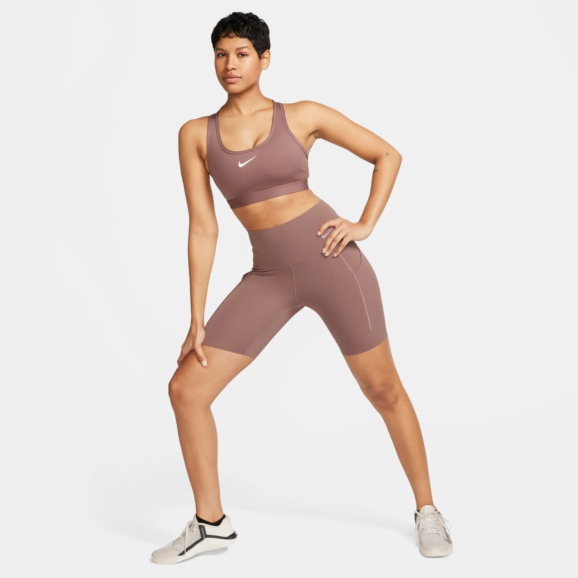 Nike Women's Swoosh Medium Support Bra Smokey Mauve / White