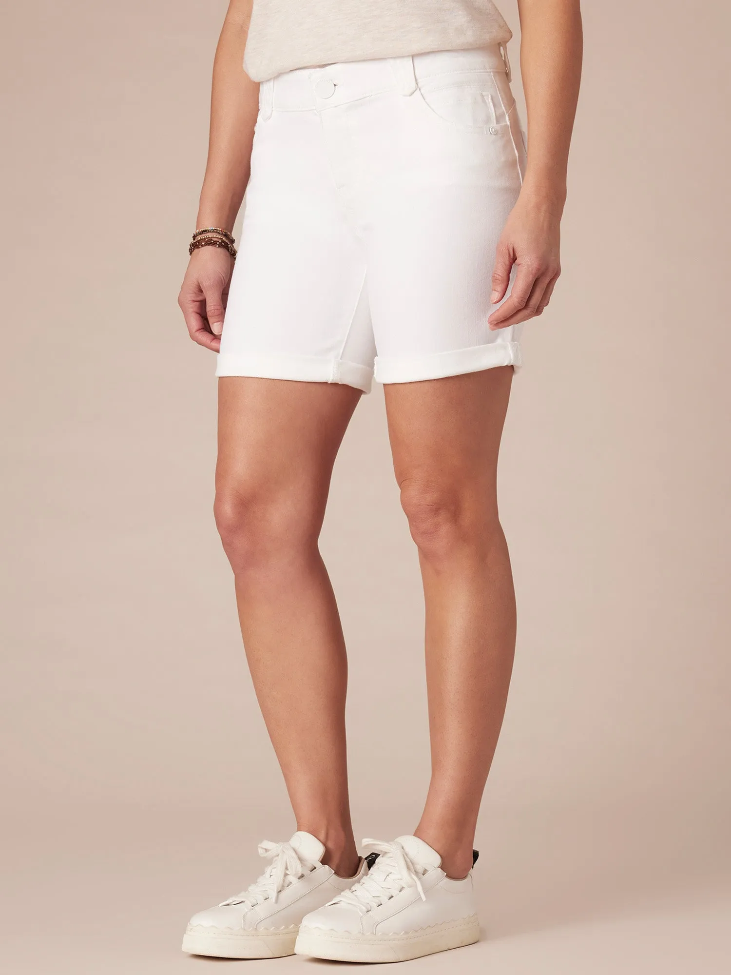 "Ab"solution® White Denim Booty Lift Roll Cuff Petite Short